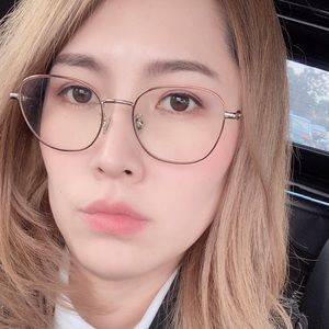 Meet your Posher, Joy